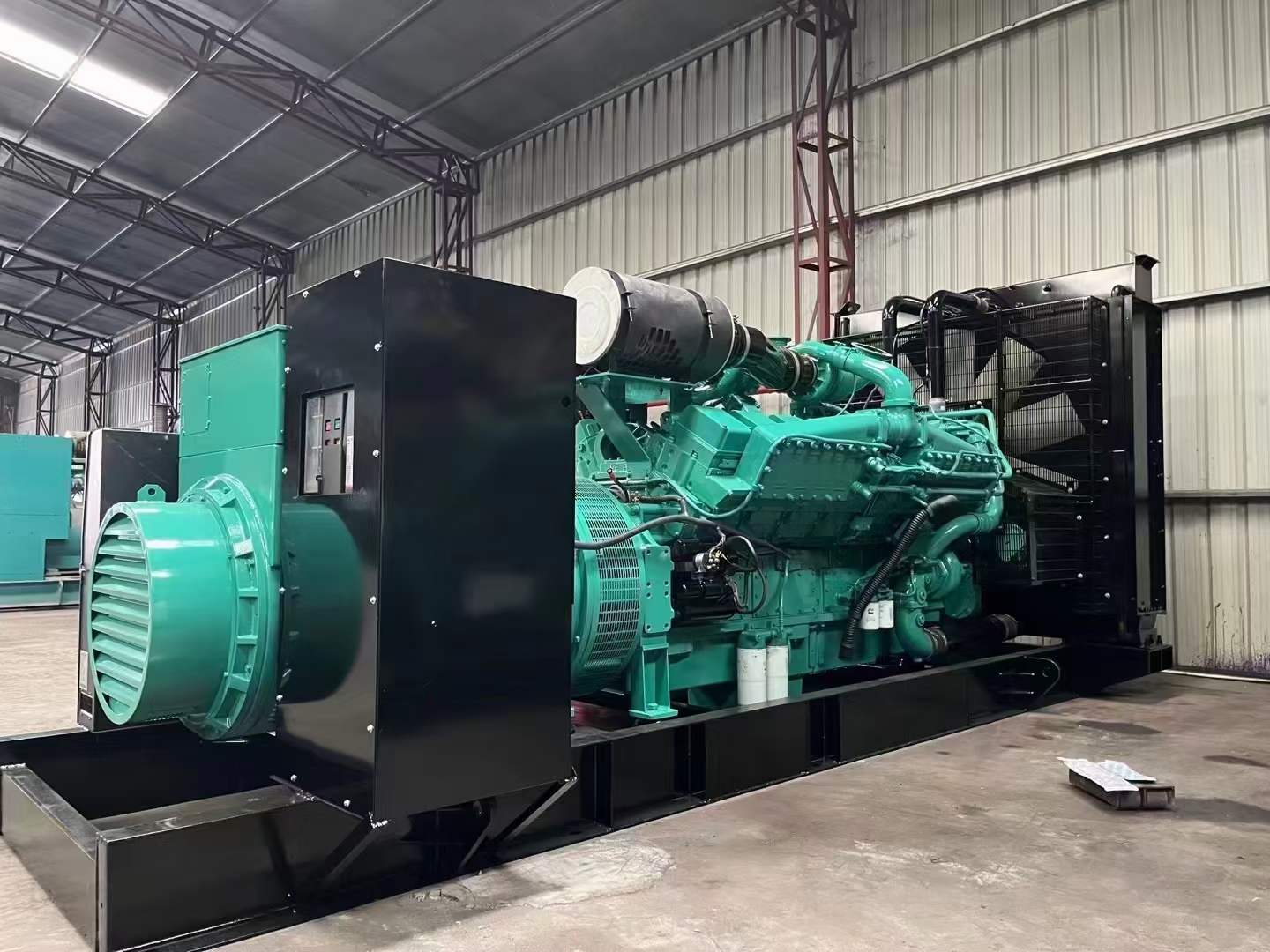 左贡如何降低 800kW 柴油发电机输出电流的波动？