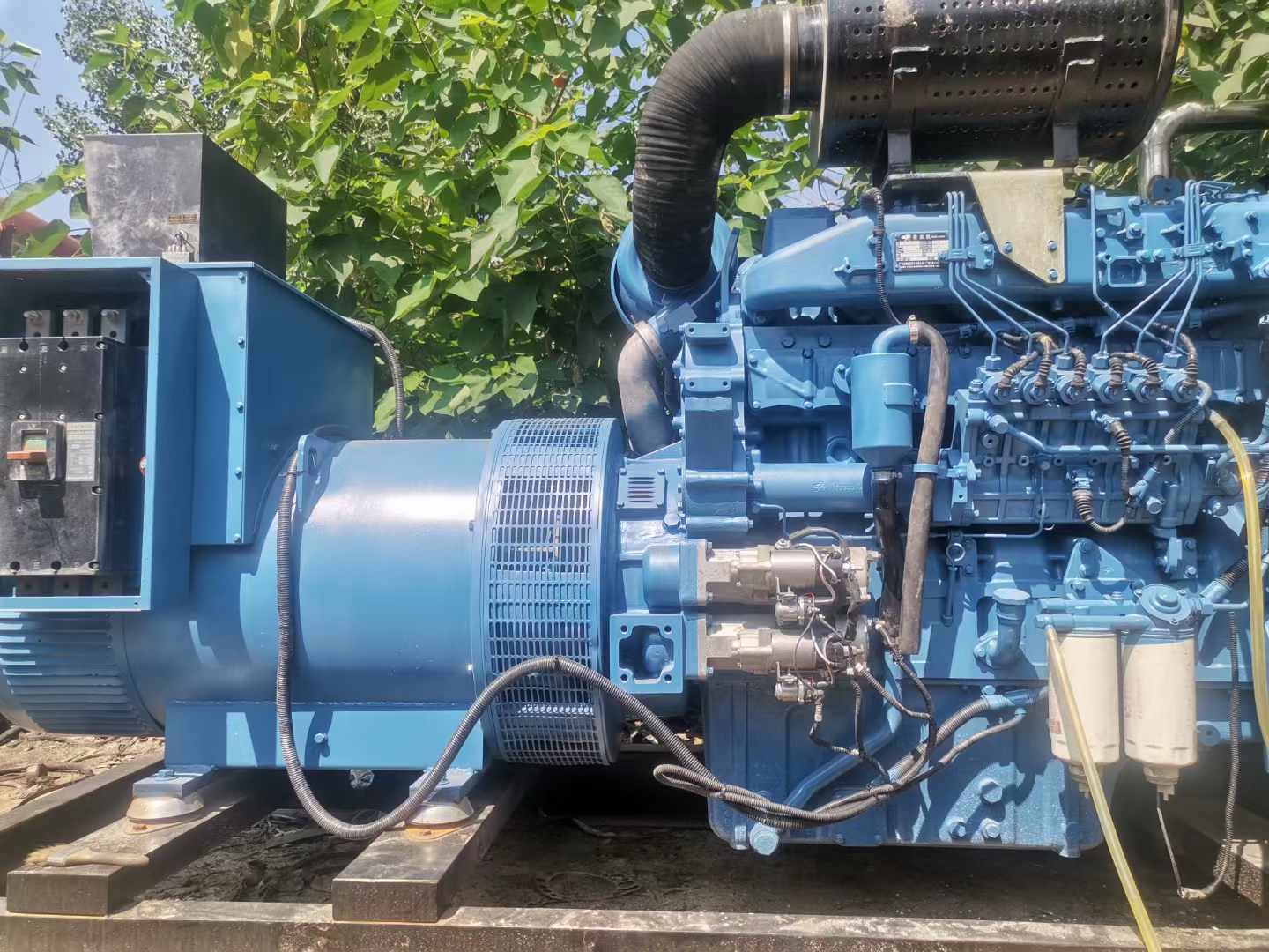 左贡详细说明降低 800kW 柴油发电机输出电流波动的方法